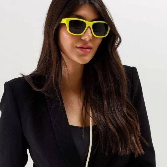 🕶️ New Celine CL40249U 87A Sunglasses - Neon Turquoise Frame, Smoke Lenses - Picture 3 of 11